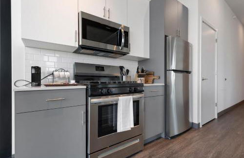 Fulbrix Bright Designer Apartments with West Loop Views - Foto 23