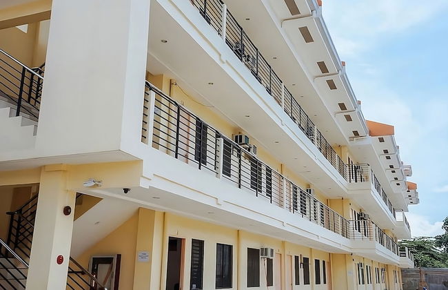 Maple Residences - Photo 11