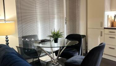 Chester City Centre Waterfront Apartment - Foto 3