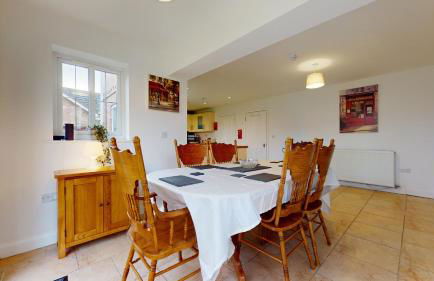 5bed House, 8 Double beds Perfect for large groups - Foto 24