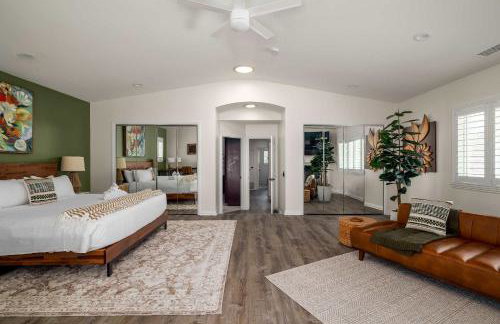 Huge House with Pool! Sleeps 16 - BBQ - Shuffleboard - Foto 23