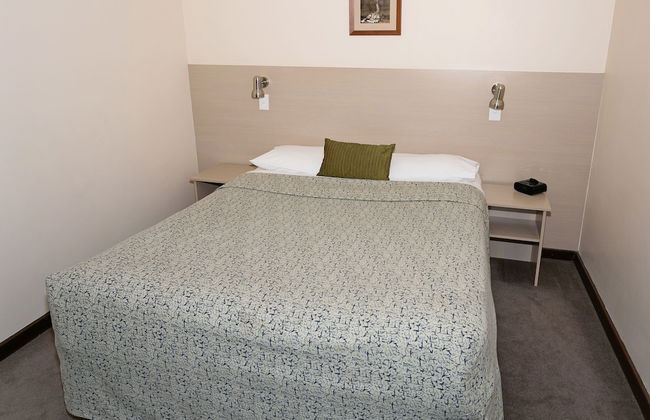 Dolphin Lodge - Photo 8