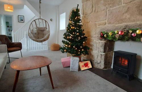 Bright & beautiful 4 bedroom house with sea views - Photo 36