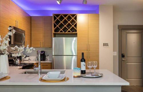 1Br Uptown, Pool, Wine, near Convention Center_311 - Photo 28