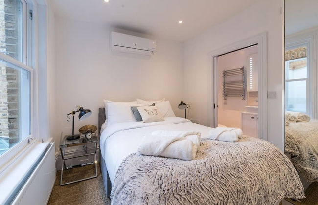 Fulham 2-bed Apt w/ South Terrace Near Tube - Photo 3