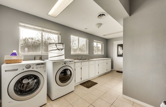 Beautiful Kayewood Waterfront Retreat - Photo 13