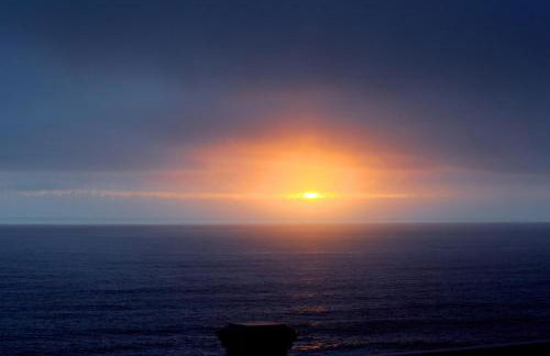 Amazing Oceanview 2 bedroom Oceanfront! by OceanviewHotTubs Shelter Cove, CA Tesla EV Station - Foto 52