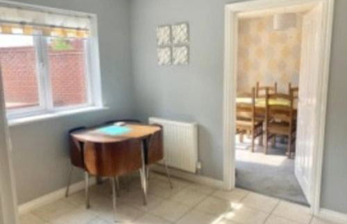 SPACIOUS DETACHED 5 Bedroom4 Bathroom WIFI Parking - Foto 26