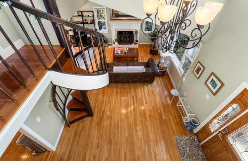 Hot Tub, Electric Bikes, Solo Stove, Projector, Smores - Foto 17