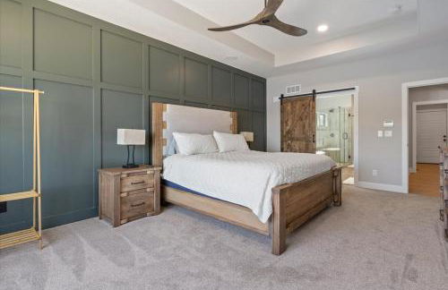 Accessible Lakeside Luxury at the 45mm w/ Private Dock, Sunset Views & More - Foto 21