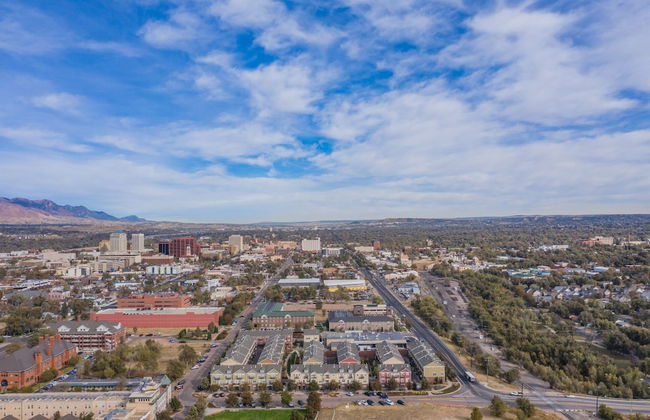 Urban Practicality! 3 Beds, Patios & Dog Friendly - Photo 43
