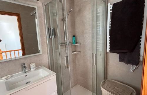 Beachfront, pool, air conditioning, 3 bedrooms, sea view - Photo 27