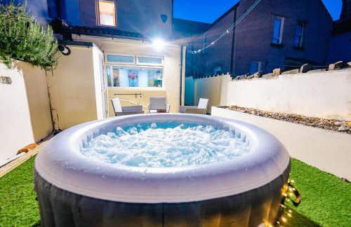 4BR 2Bath Home -Hot Tub, Free Parking & Games Room - Foto 52