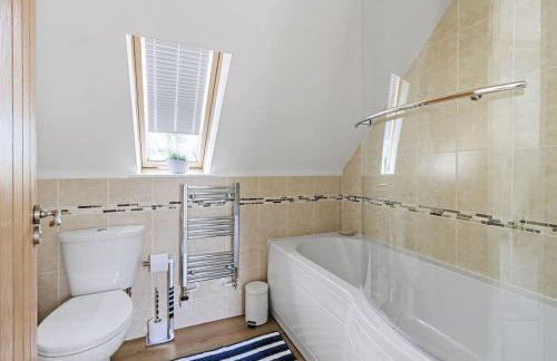 Stunning cottage with hot tub - Photo 20