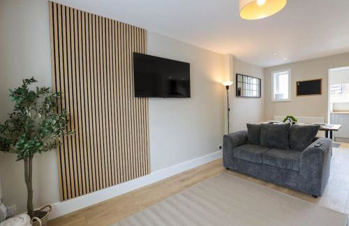 'Station House' Cosy Renovated Family-Friendly Home in Runcorn, Cheshire - Train Station Liverpool Chester Links, Brindley Theatre - Foto 34