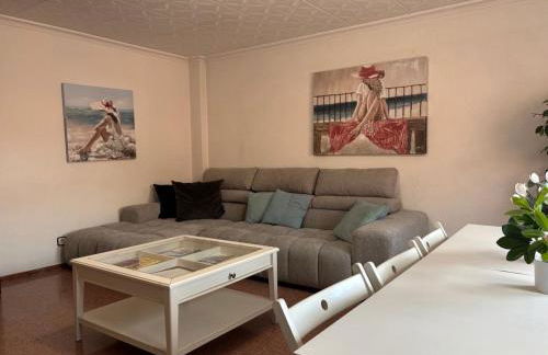 Piso Grande Amplio para grandes grupos 4 Dormitorios 2 baños,Asc 4AC y WIFI - Photo 4