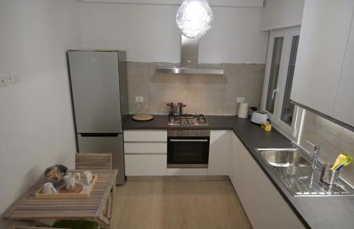 Grigio Perla Panigale, villetta con giardino, 3 camere, parcheggio privato fino 3 posti auto - Un oasi di tranquillità - Vicina all'Aeroporto, Unipol Arena e Fiera - Photo 12