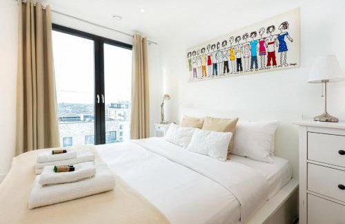 Modern New 2BR wViews & Balcony in Wandsworth - Foto 18