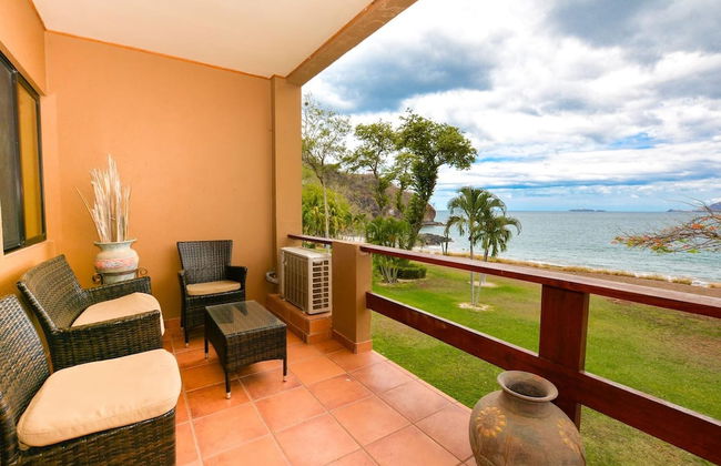 Elegant 3BR Beachfront Condo with Spacious Interior, Ocean-View Terrace & Direct Access to Playa Flamingo - Photo 16