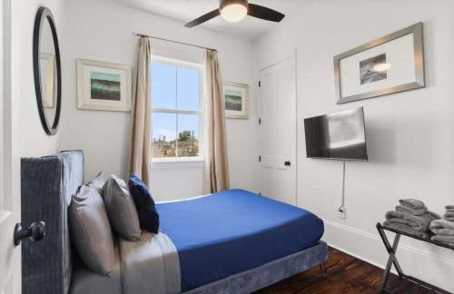 Elegant 4bd with Pool and Off Street Parking - Foto 11