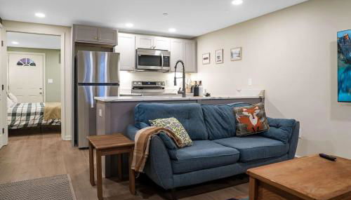 2 Blocks from the US Capitol - Photo 4