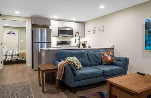 2 Blocks from the US Capitol - Photo 4