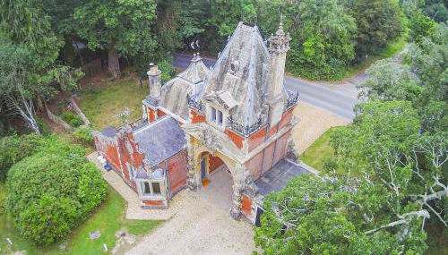 Historic 2 bed gatehouse in private parkland - Foto 2