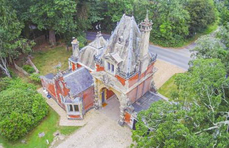 Historic 2 bed gatehouse in private parkland - Foto 2