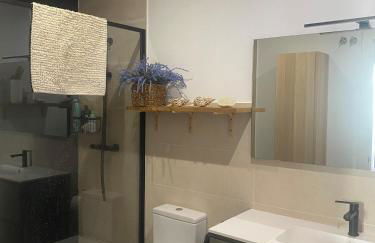 Casa grande y céntrica con piscina en zona peatonal - Photo 12