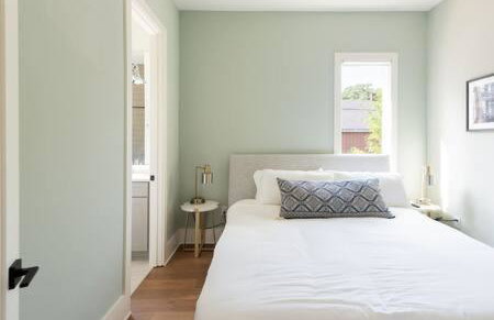 Spacious 4BR, Rooftop Patio, Garage, Walk to Faves, 5 Mins to Nissan Stadium, Less than 10 Mins to Broadway, 24 Hr Hospitality, Great for Groups - Foto 27