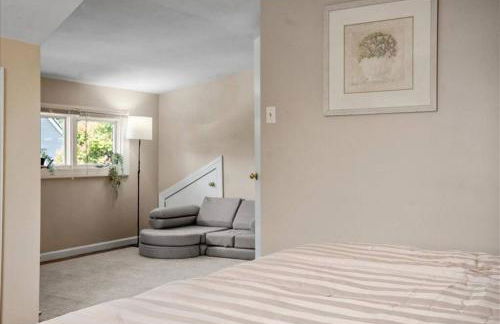 Entire Spacious Home Near DC - Photo 30