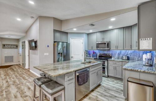 10 sleeps 3bd 2bth house Hot tub free parking - Foto 22