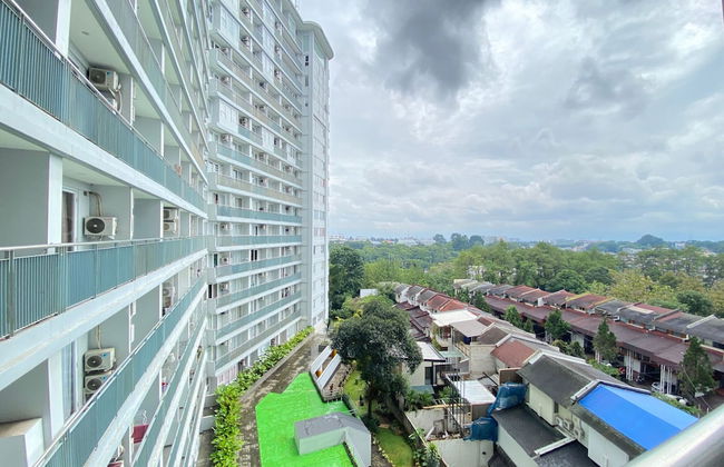 Stylish & Comfy Studio at Dago Suites Apartment - Photo 18