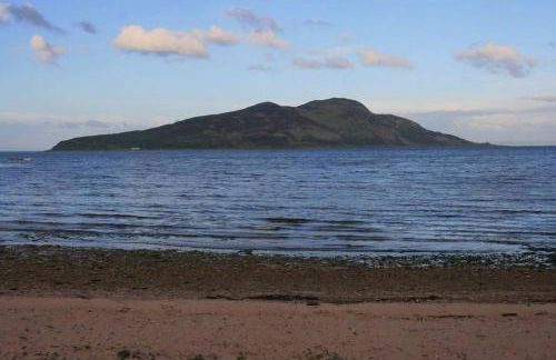 Seaview cosy 2 bed home in Lamlash - 'Mid Drive' - Photo 23
