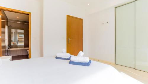 Cavalo Preto Luxury Beach Apartment by Golden Zenith - Foto 3, towels, wardrobe