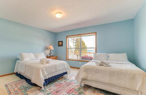 Lakefront Home with Yard and Views in Cheboygan! - Foto 17