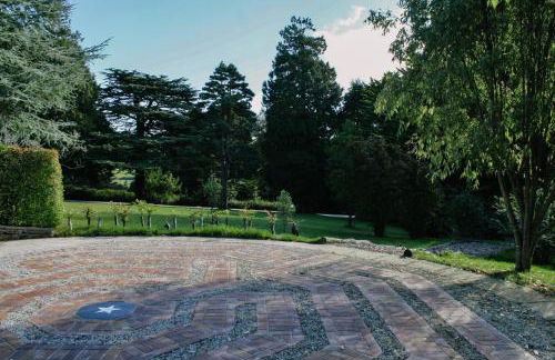 Epiphany House - Photo 25