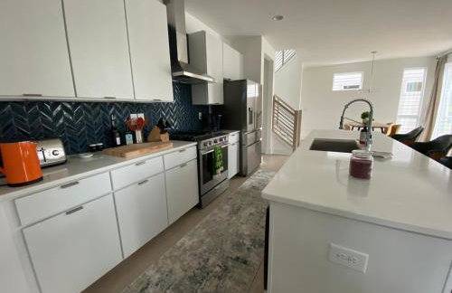 Entire Home Close to BOA Stadium & City - Foto 26