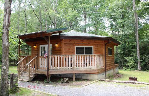Unique Wooden Yurt Rental for a Vacation near Beckley, West Virginia - Foto 1