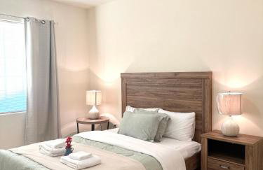 Spacious 3BR 3BA Home ,Sleep 9,3 Car Garage Garden Near DTLA Pasadena Hollywood - Foto 7