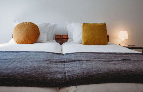 Artist’s corner in central Caldas - Photo 19