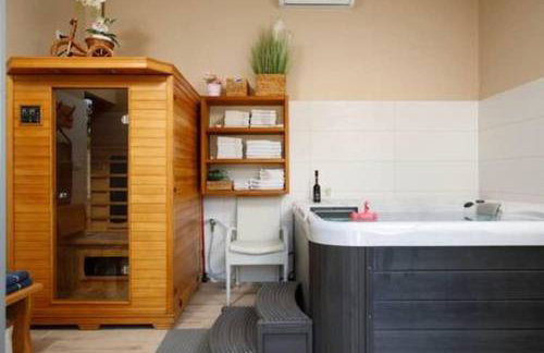 Three Bedroom Holiday Home with Pool - Foto 30