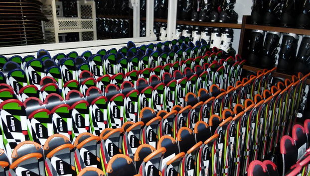 Ski and Snowboard equipment rental in Bansko - Photo 4