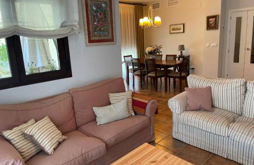 Casa en Ruta de la Plata con piscina comunitaria - Foto 4