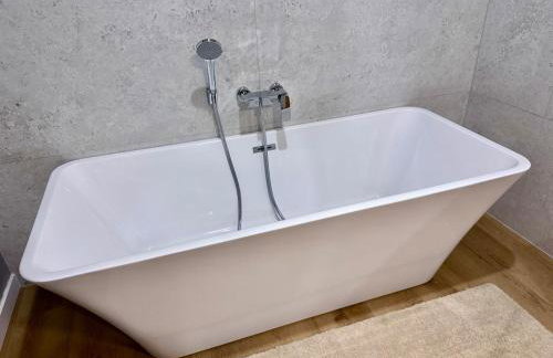 MODERN VILLA & PRIVATE GARDEN in Warsaw - Fully Renovated 2025 - Foto 16