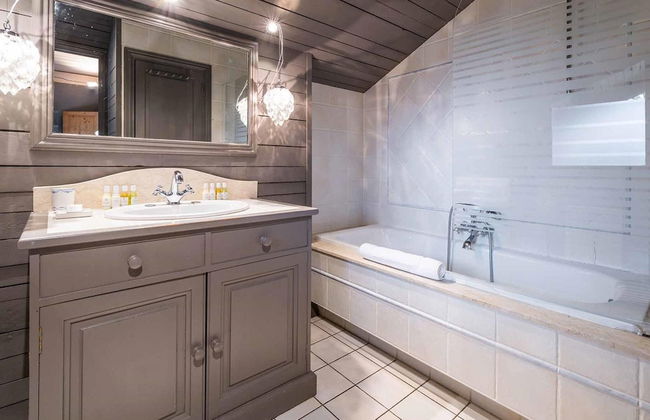 Large Chalet With Barrel Sauna and Whirlpool - Foto 17