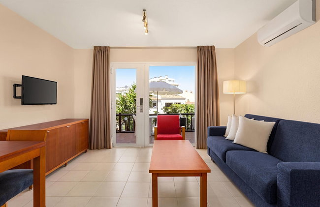 Ramada Hotel & Suites by Wyndham Costa del Sol - Foto 101