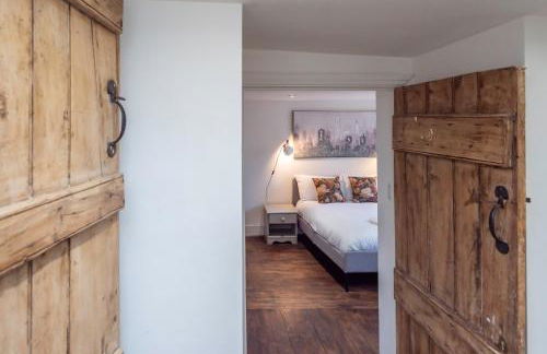 Heron Stays Bath- Boutique Period Group Properties, Parking for 4 Cars, Just 3 Miles to Bath Central, Sleeps 14 - Photo 29