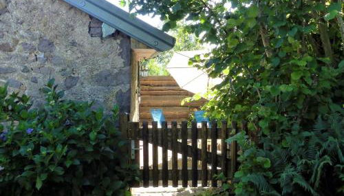 Gîte paisible dans une ancienne ferme avec WIFI et parking à Saint-Bresson - FR-1-583-440 - Foto 4