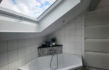 Bimax Neu renovierte, gemütl. 4 Zimmer Dachwohnung - Foto 12